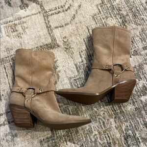 House of Harlow 1960 Tan Heeled Boots